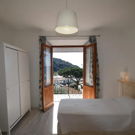 Cavoli - Vista Mare Con Terrazze, Clima E Posti Auto Spiaggia di Cavoli