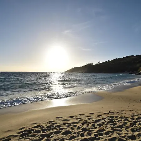 Cavoli - Vista Mare Con Terrazza, Clima E Posto Auto شقة Spiaggia di Cavoli