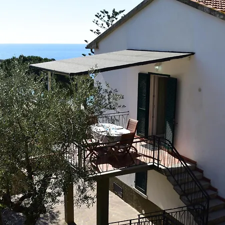 Cavoli - Vista Mare Con Terrazza, Clima E Posto Auto דירה